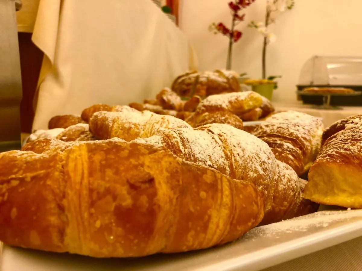 Hotel Alessi** Римини Италия