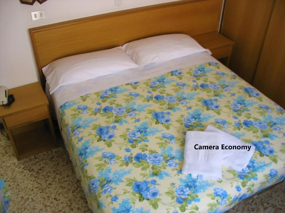 Hotel Alessi** Римини