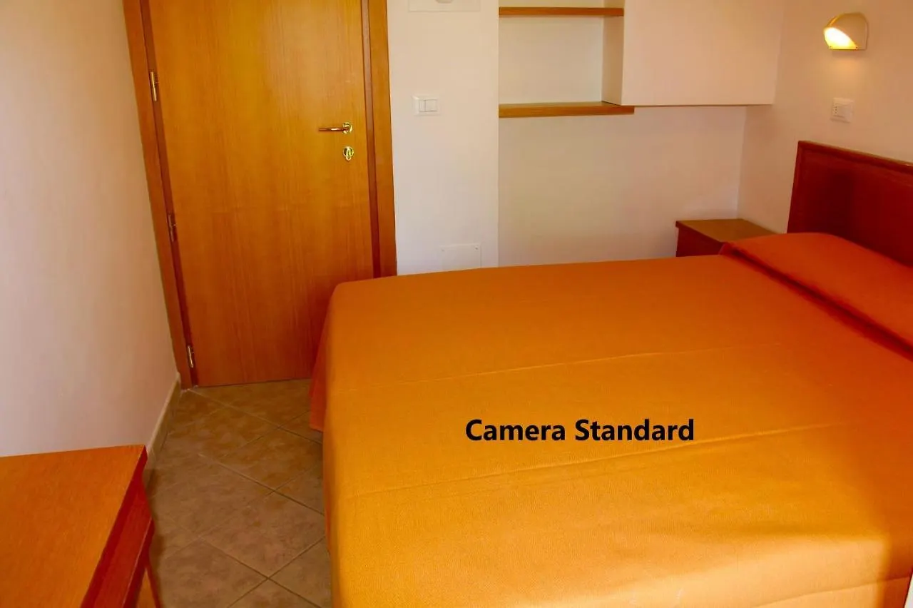Hotel Alessi** Римини